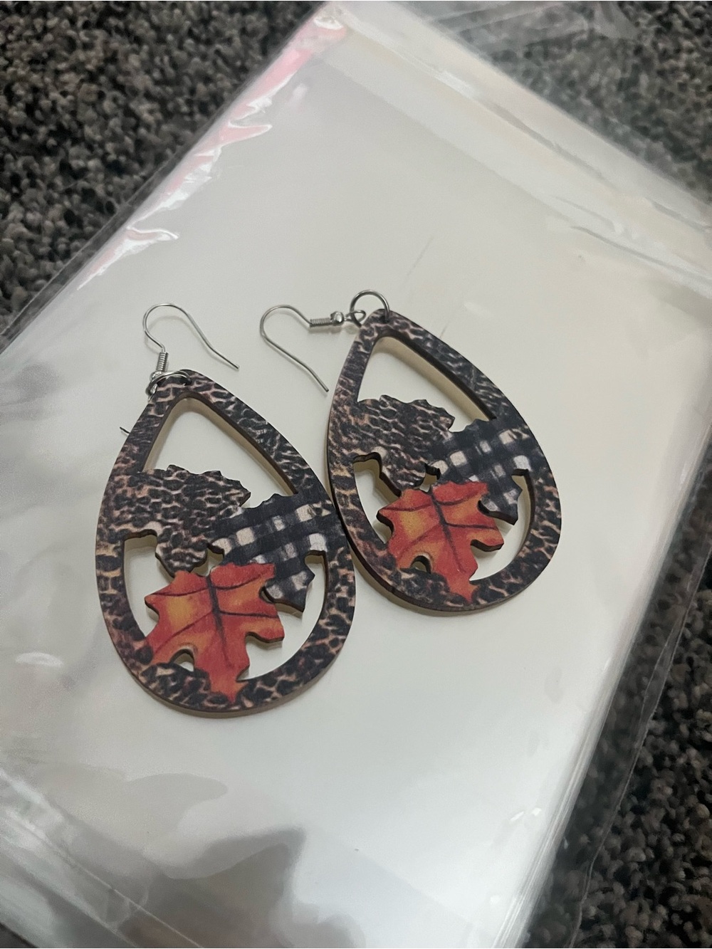Wood fall maple leaves earrings